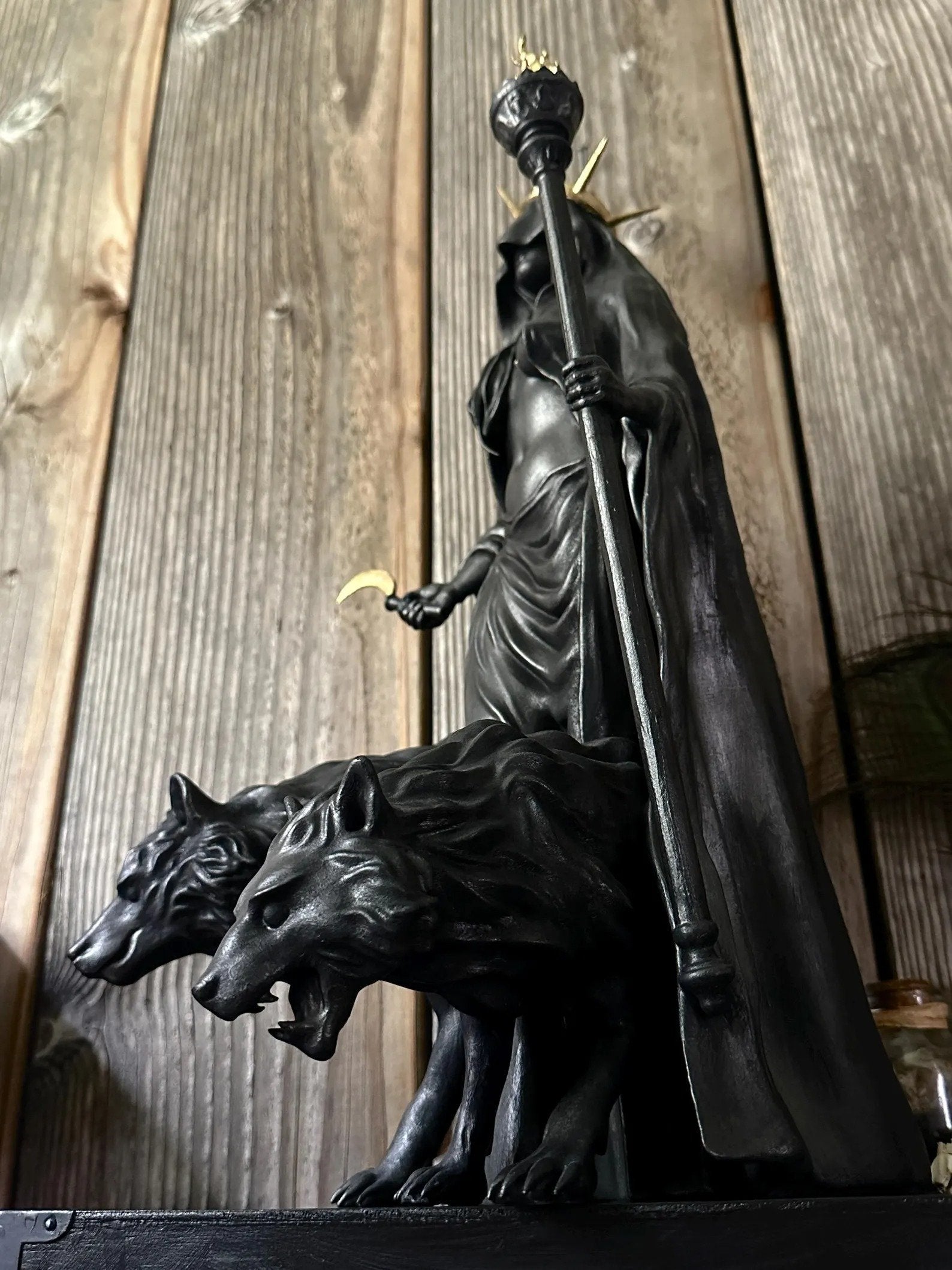 🌙🖤Hecate Niktipolos Resin Statue – Gothic Goddess Figurine for Altar, Bookshelf & Mythology Decor