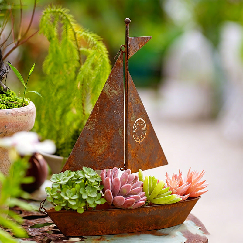 ⛵ 55% OFF NOW! 🌱 Rustic Sailboat Metal Planter – Handcrafted, weather-resistant & perfect for succulents, herbs or flowers – charming garden or shelf decor 🏡