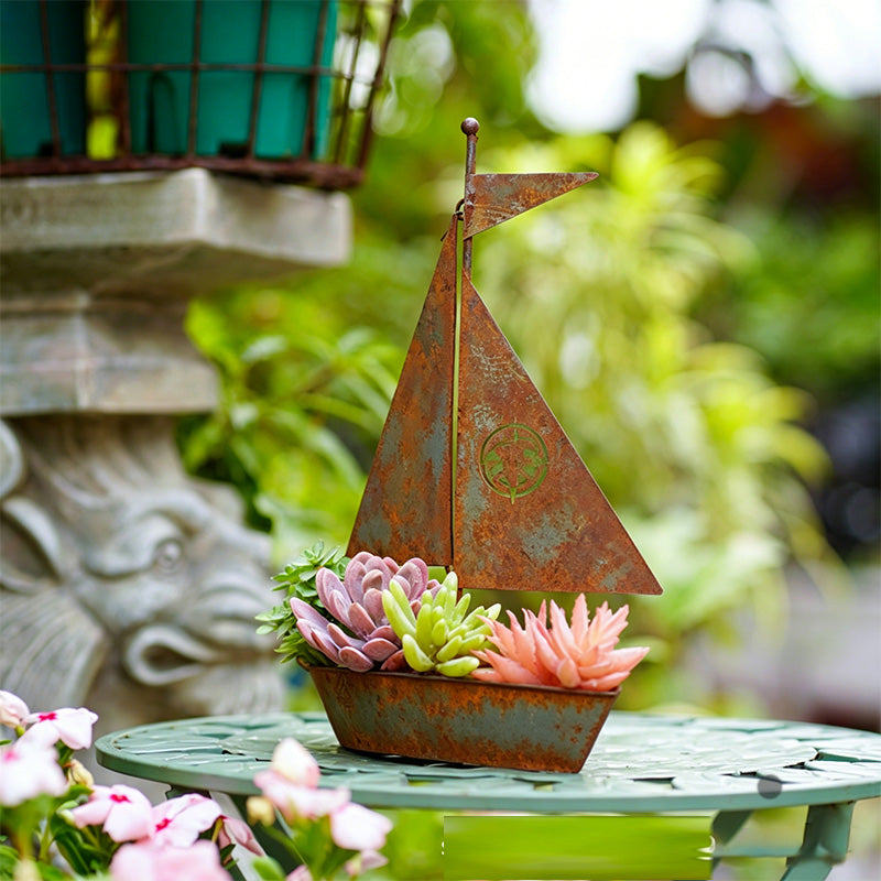 ⛵ 55% OFF NOW! 🌱 Rustic Sailboat Metal Planter – Handcrafted, weather-resistant & perfect for succulents, herbs or flowers – charming garden or shelf decor 🏡